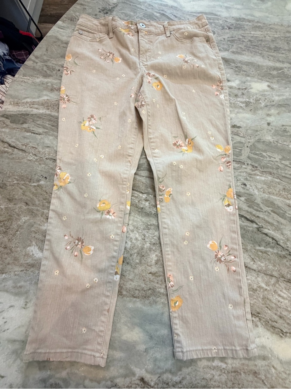 Bandolino Mandie Slim Crop Jeans Women’s 12 Beige Floral Print Stretch Denim